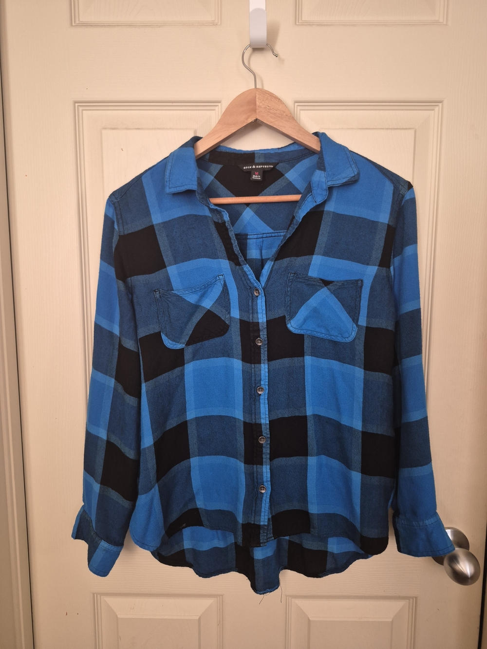 Size M Blue Plaid Button-Front Women's Shirt